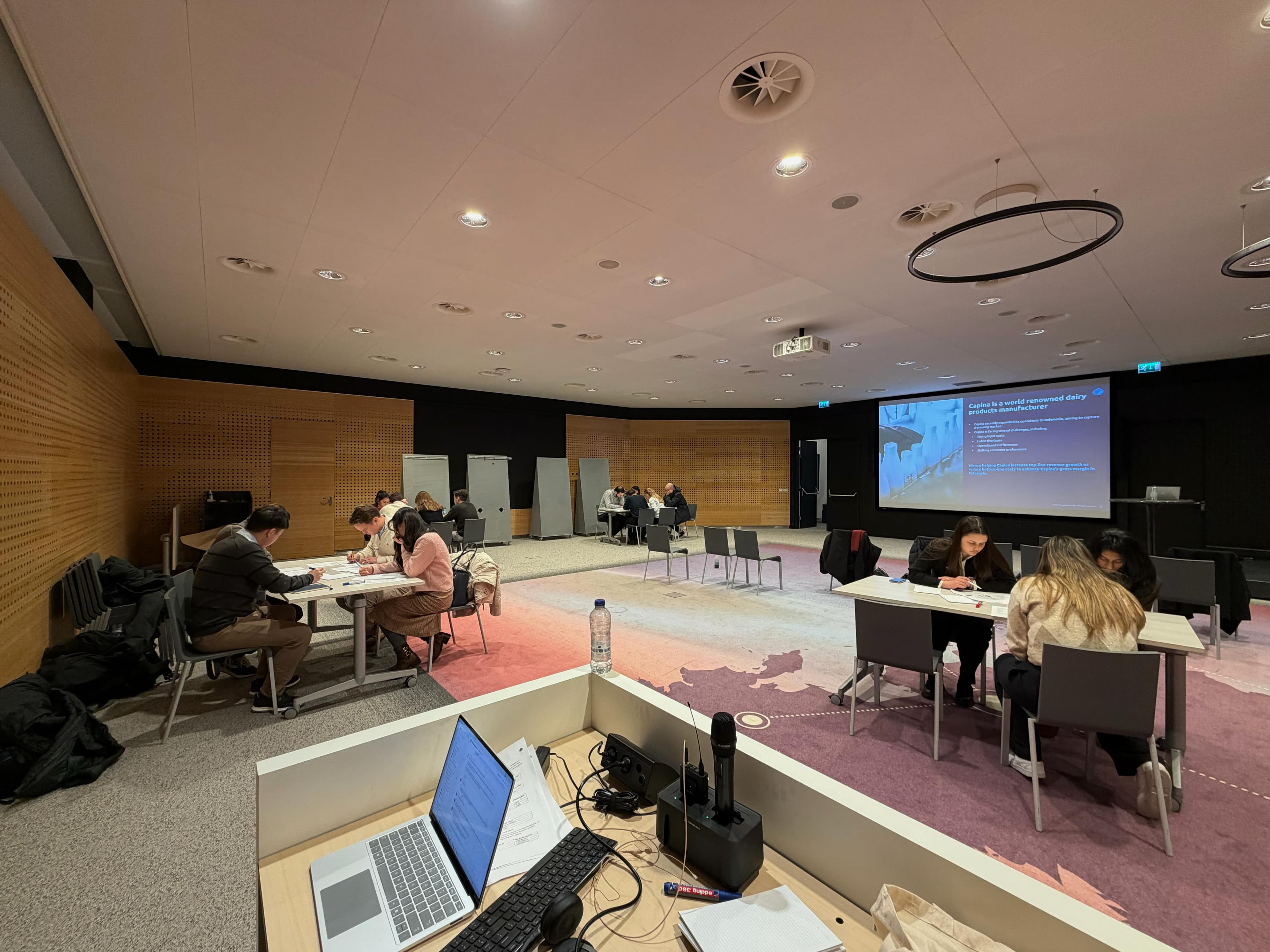 GLOBAL TECHNOLOGY & MANAGEMENT CONSULTING PARTNER in-house day image 3